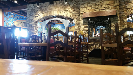 Mexican Restaurant «On The Border Mexican Grill & Cantina», reviews and photos, 3050 E Main St, St Charles, IL 60174, USA