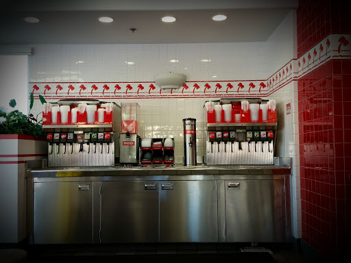 Hamburger Restaurant «In-N-Out Burger», reviews and photos, 10309 Fairway Dr, Roseville, CA 95678, USA
