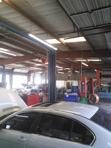 Auto Repair Shop «Jays Automotive & Transmission», reviews and photos, 829 S Frazier St, Conroe, TX 77301, USA