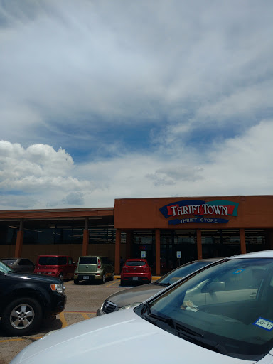 Thrift Store «Thrift Town», reviews and photos, 1516 S Westmoreland Rd, Dallas, TX 75211, USA