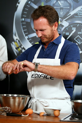 Кристиан Хорнер готовит на спонсорском мероприятии Edifice перед Гран-при Италии 2014