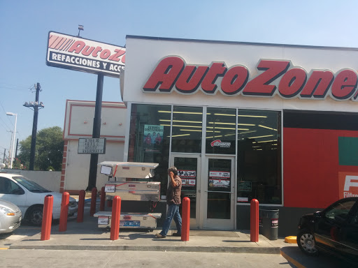 AutoZone Mty La Fe, Av. Rómulo Garza 200, Hacienda los Morales 1er Sector, 66495 San Nicolás de los Garza, N.L., México, Tienda de recambios de automóvil | NL