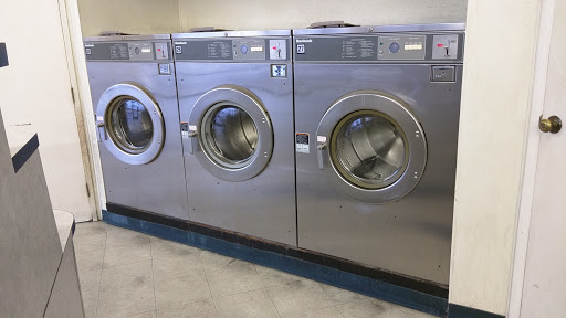 Laundromat «Sudz Coin», reviews and photos, 1001 Pacific Coast Hwy, Seal Beach, CA 90740, USA