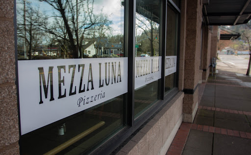 Restaurant «Mezza Luna Pizzeria», reviews and photos, 115 S 5th St, Springfield, OR 97477, USA