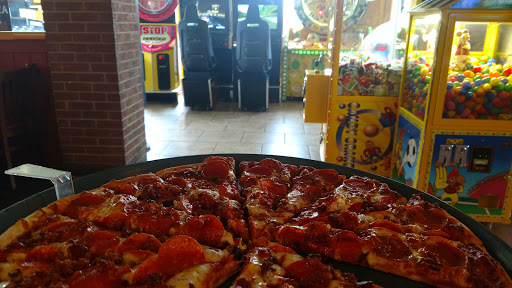 Pizza Restaurant «Straw Hat Pizza», reviews and photos, 3765 La Sierra Ave, Riverside, CA 92505, USA