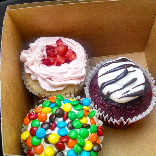 Cake Shop «Viva La Cupcake», reviews and photos, 1302 Grandin Rd SW, Roanoke, VA 24015, USA