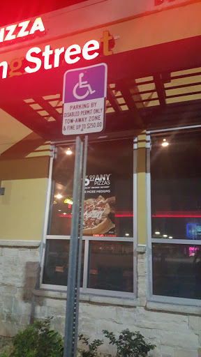 Pizza Restaurant «Pizza Hut», reviews and photos, 190 FL-60, Lake Wales, FL 33853, USA