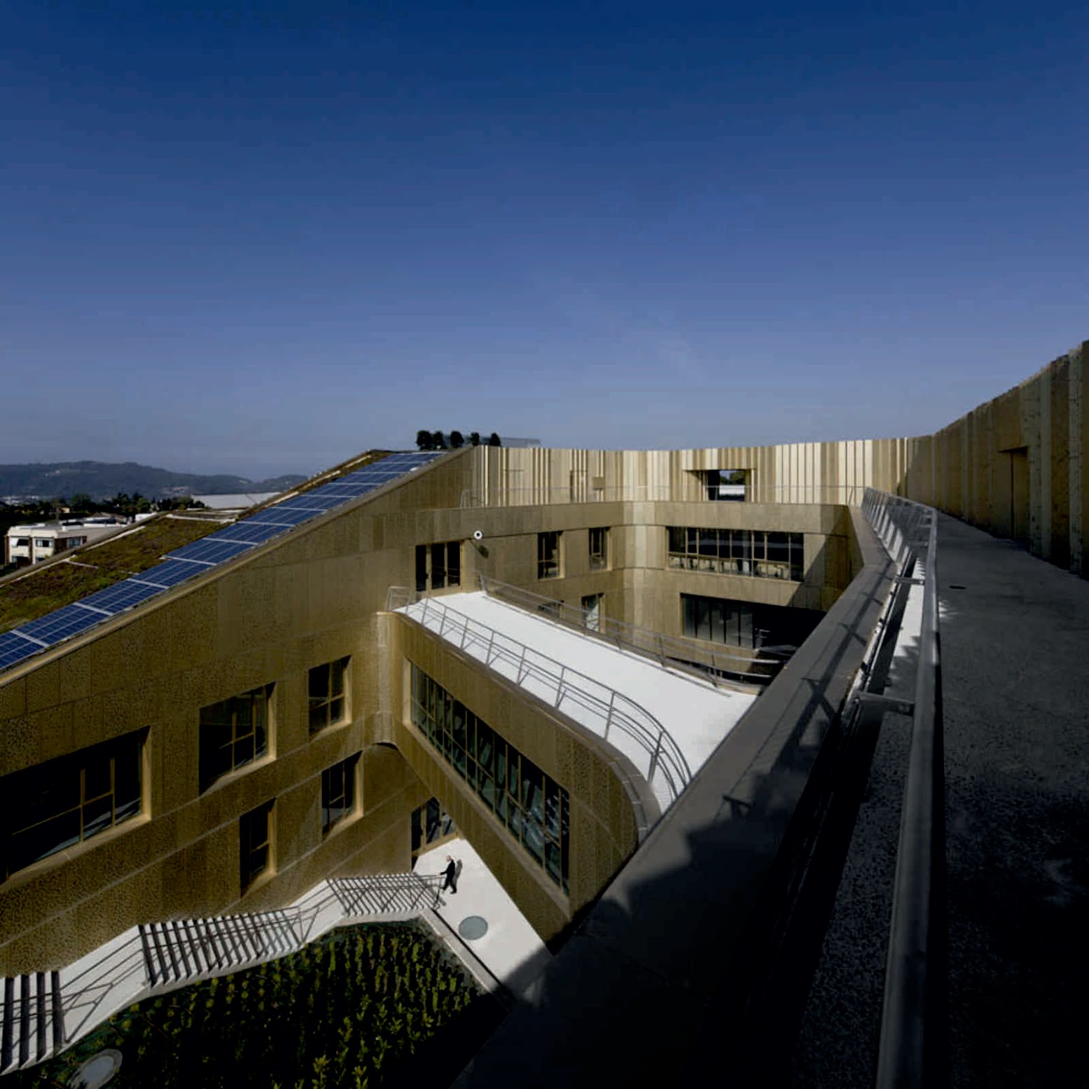 VAUMM architecture
