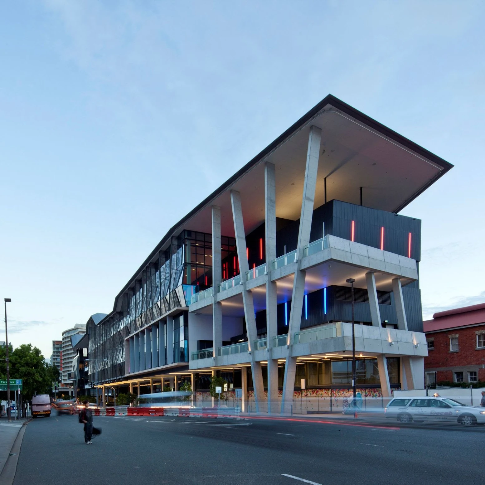 Brisbane Convention and Exhibition Centre Expansion by Cox