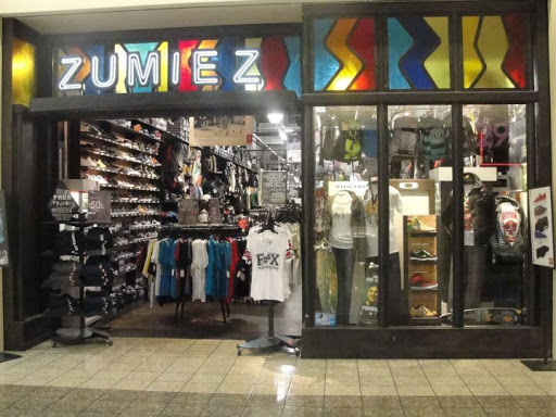 Clothing Store «Zumiez», reviews and photos, 4800 Golf Rd #92, Eau Claire, WI 54701, USA