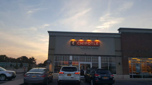 Mexican Restaurant «Chipotle Mexican Grill», reviews and photos, 441 Balltown Rd #3, Schenectady, NY 12309, USA