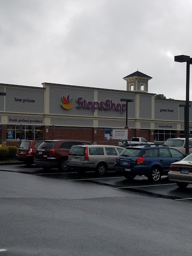 Grocery Store «Stop & Shop», reviews and photos, 11 E High St, East Hampton, CT 06424, USA