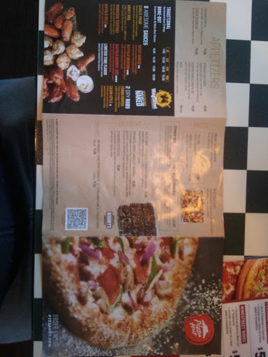 Pizza Restaurant «Pizza Hut», reviews and photos, 7520 N Wayne Rd, Westland, MI 48185, USA
