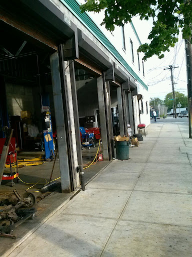 Auto Body Shop «D R Auto Repair & Body Shop», reviews and photos, 11651 128th St, Jamaica, NY 11420, USA