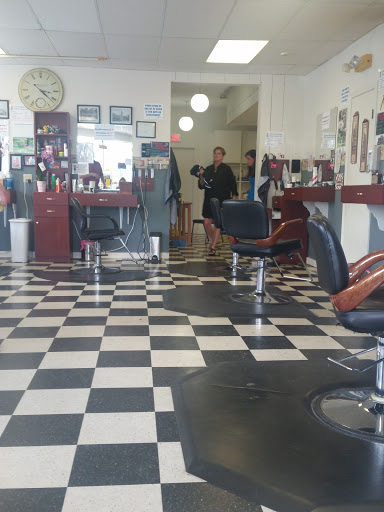 Barber Shop «Colonial Barber Shop», reviews and photos, 1 Glen Rd #4, West Lebanon, NH 03784, USA