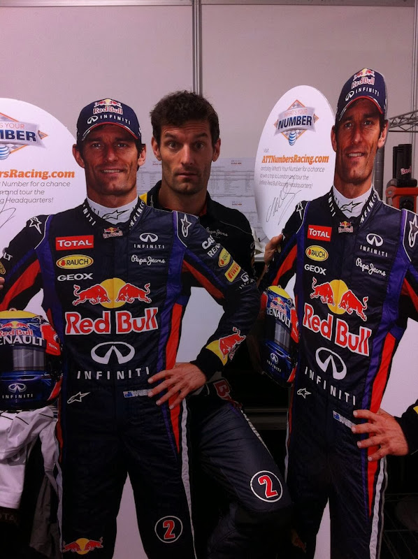 Марк Уэббер и его два картонных приятеля на Гран-при США 2013