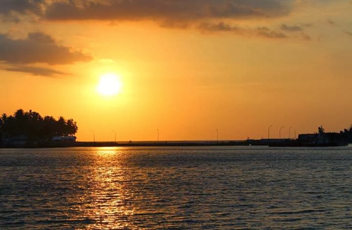 sunset pelabuhan palipi majene sulbar sunset pelabuhan palipi majene sulbar