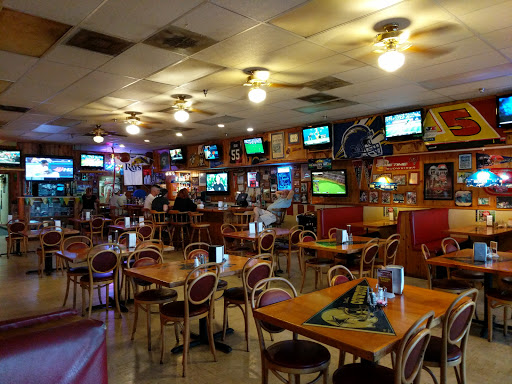 American Restaurant «Sportsters Sports Bar and Family Restaurant», reviews and photos, 390 N Suncoast Blvd, Crystal River, FL 34429, USA