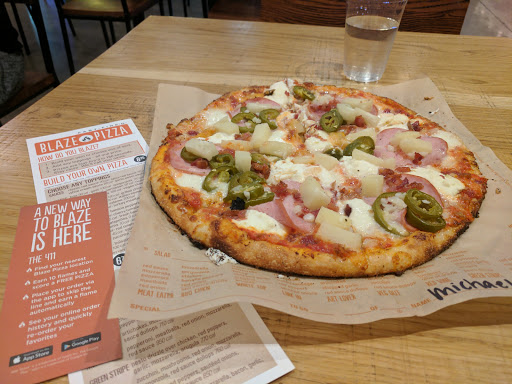 Pizza Restaurant «Blaze Pizza», reviews and photos, 105 W University Dr, Tempe, AZ 85281, USA
