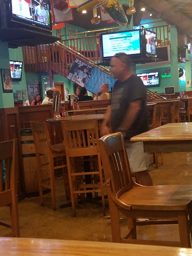 Bar «Hoops Grill & Sports Bar», reviews and photos, 6733 Strawberry Ln, Louisville, KY 40214, USA