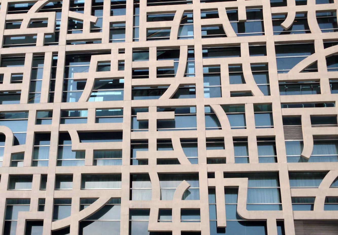Arata Isozaki