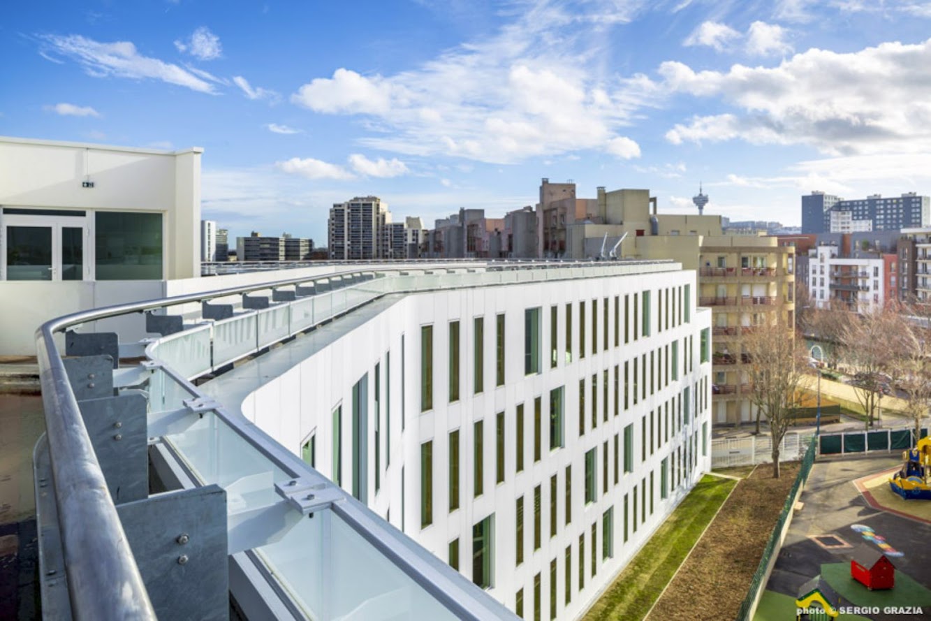 Positive energy Building by Fassio Viaud Architectes