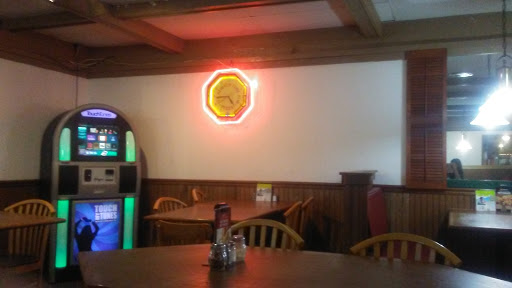 Pizza Restaurant «Pizza Hut», reviews and photos, 301 Sturgis Rd, Marion, KY 42064, USA
