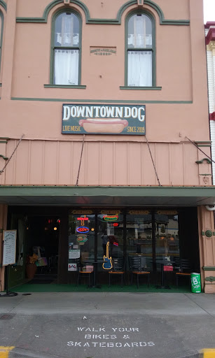 Cafe «Downtown Dog», reviews and photos, 780 S Main St, Lebanon, OR 97355, USA