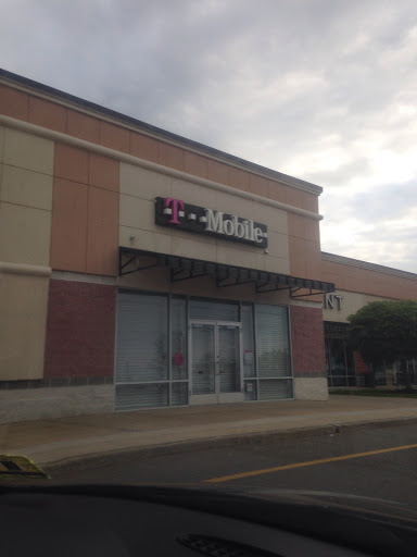Cell Phone Store «T-Mobile», reviews and photos, 30 International Dr S, Flanders, NJ 07836, USA