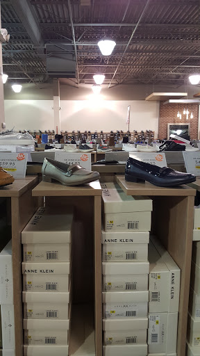 Shoe Store «DSW Designer Shoe Warehouse», reviews and photos, 14001 Aldrich Ave S, Burnsville, MN 55337, USA