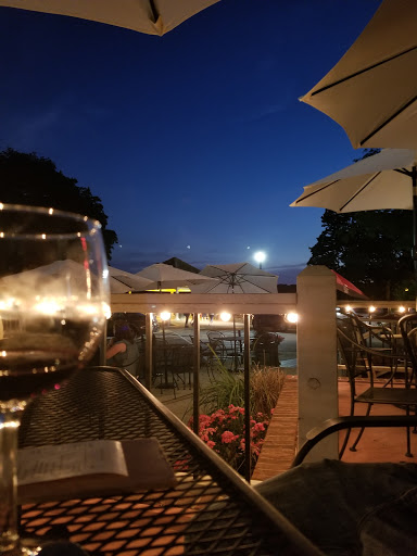 Wine Bar «Barrique Wine & Brew Bar», reviews and photos, 835 Wrigley Dr, Lake Geneva, WI 53147, USA