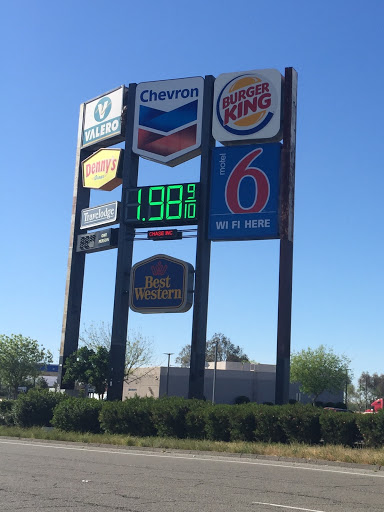 Gas Station «Chevron Coalinga», reviews and photos, 307 W Elm Ave, Coalinga, CA 93210, USA
