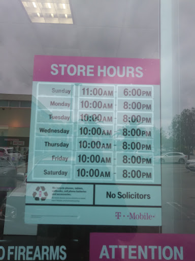Cell Phone Store «T-Mobile», reviews and photos, 3747 Foothill Blvd, La Crescenta, CA 91214, USA