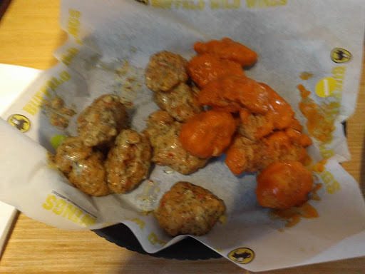 Chicken Wings Restaurant «Buffalo Wild Wings», reviews and photos, 318 FL-312, St Augustine, FL 32086, USA