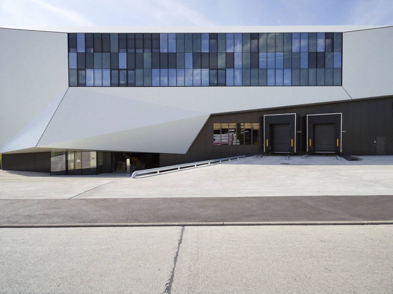 Icrc Logistics Complex by group8
