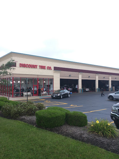 Tire Shop «Discount Tire Store - Homer Glen, IL», reviews and photos, 14011 S Bell Rd, Homer Glen, IL 60491, USA