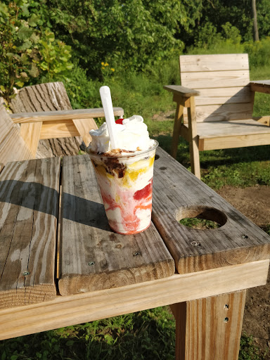 Ice Cream Shop «The Dairy Hut», reviews and photos, 42 S Main St, Pataskala, OH 43062, USA