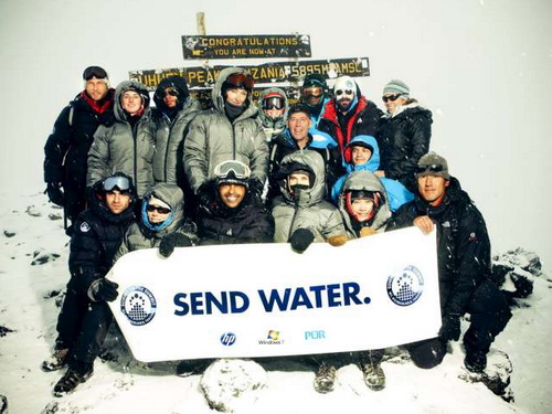 Spotkanie na szczycie Kilimandżaro / Summit on the Summit Kilimanjaro (2010) PL.TVRip.XviD / Lektor PL Spotkanie na szczycie Kilimandżaro / Summit on the Summit Kilimanjaro (2010) PL.TVRip.XviD / Lektor PL