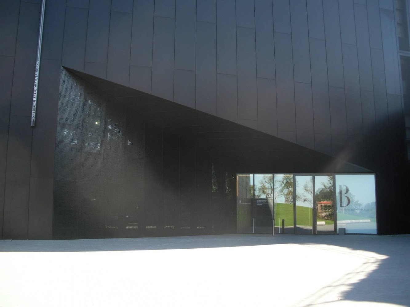 Cristóbal Balenciaga Museum by Av62arquitectos