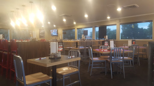 Pizza Restaurant «Pizza Hut», reviews and photos, 100 12th St, Windsor, CO 80550, USA