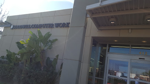 Used Computer Store «Goodwill of Orange County & Donation Center», reviews and photos
