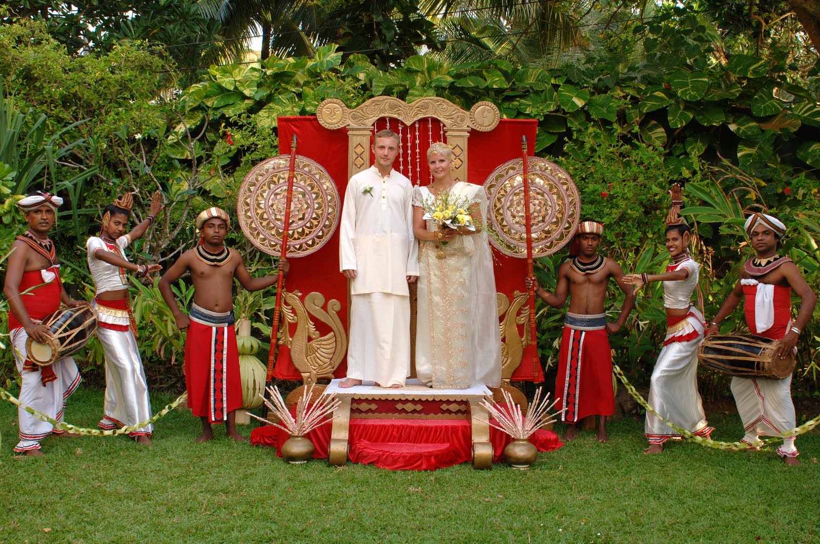 Kalundras blog: romantic table settings for weddings red Kalundras blog: romantic table settings for weddings red