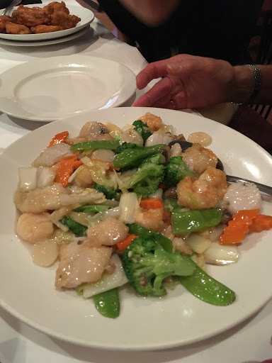 Chinese Restaurant «China Garden», reviews and photos, 657 Holcomb Bridge Rd, Roswell, GA 30076, USA