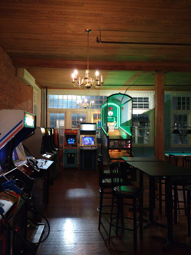 Bar & Grill «Hangar Pub & Grill Westfield», reviews and photos, 29 School St, Westfield, MA 01085, USA