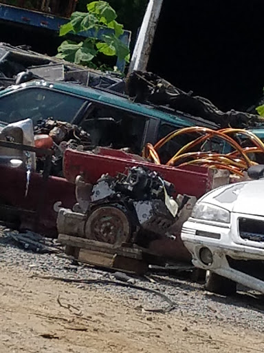 Salvage Yard «Shrum Auto Salvage streetview», reviews and photos, 1050 Old Buck Hill Rd, Goodlettsville, TN 37072, USA