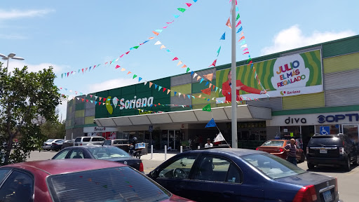 Soriana Súper, Carr. Libre Tijuana-Rosarito, La Gloria, 22645 La Joya, B.C., México, Tienda de comestibles mayorista | BC