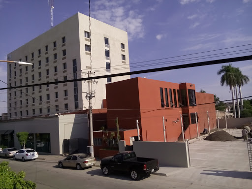 El Sembrador Hotel, Emiliano Zapata SN, Downtown, 81000 Guasave, Sin., México, Alojamiento en interiores | SIN