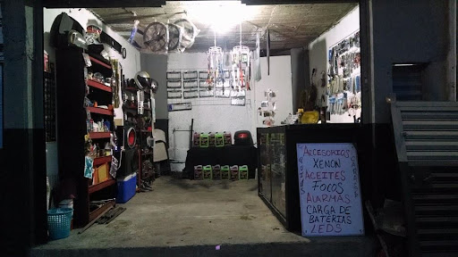 Rojas Garage Tunning Shop, F. de Cleo 30, Fuentes del Valle, 54910 Fuentes del Valle, Méx., México, Taller de tuning | EDOMEX