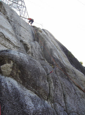 Sara leading Alexis Right Crack (5.7)