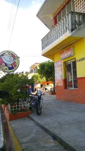 Pizza TOM Salina Cruz, Av Manuel Ávila Camacho 601, Espinal, 70650 Salina Cruz, Oax., México, Pizzería a domicilio | OAX